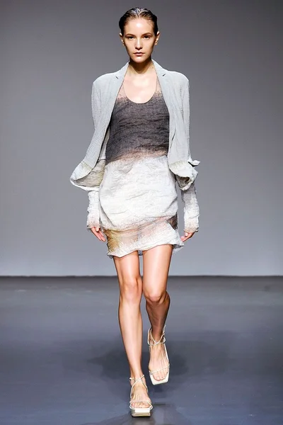 Look 11